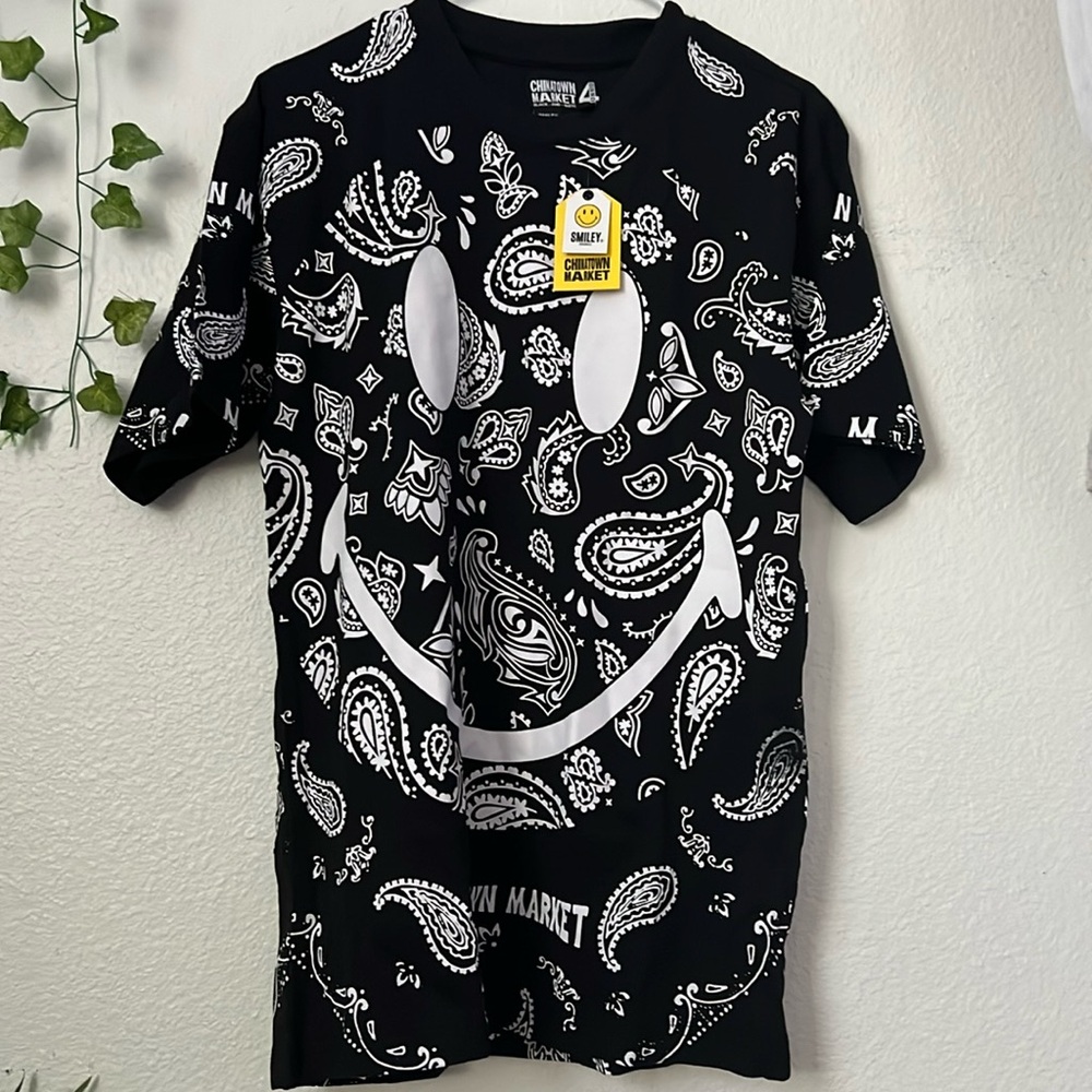 NWT CHINATOWN MARKET SMILEY x YG 4HUNNID PAISLEY BLACK T-SHIRT Medium